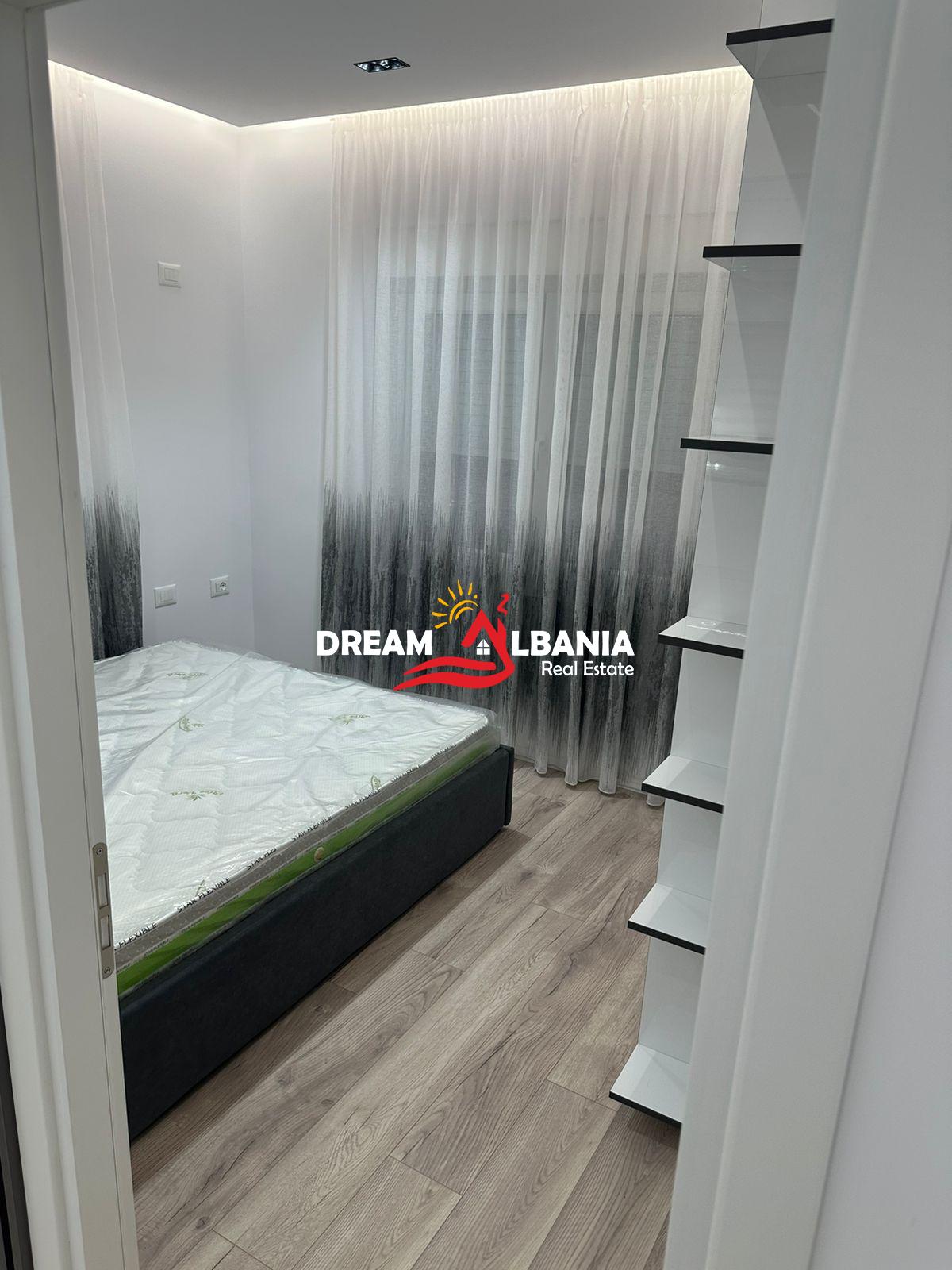Apartament 2+1 me qera ne zonen e Bllokut