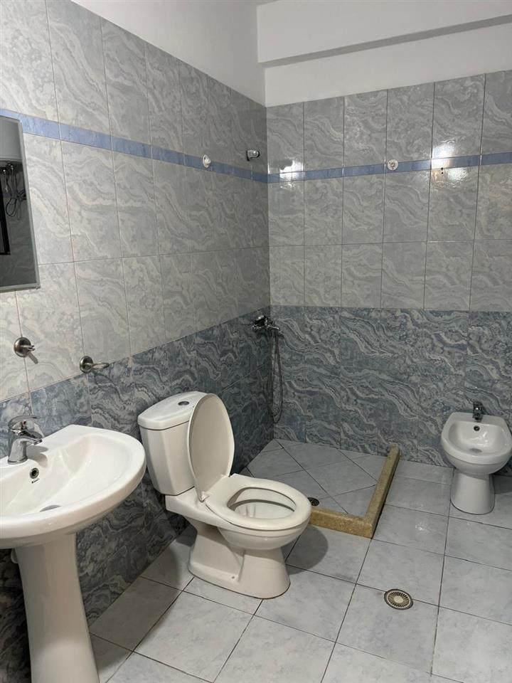 Super hyrje 1+1 me qera