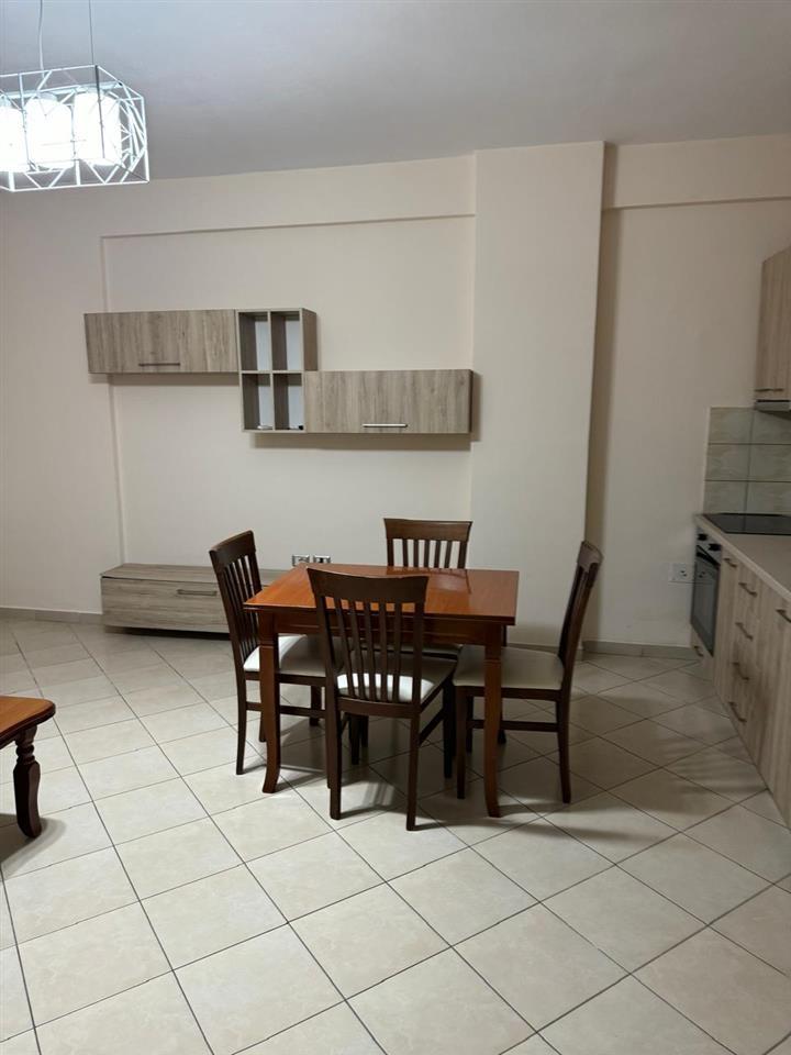 Super hyrje 1+1 me qera