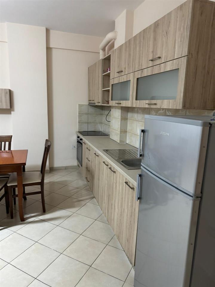 Super hyrje 1+1 me qera