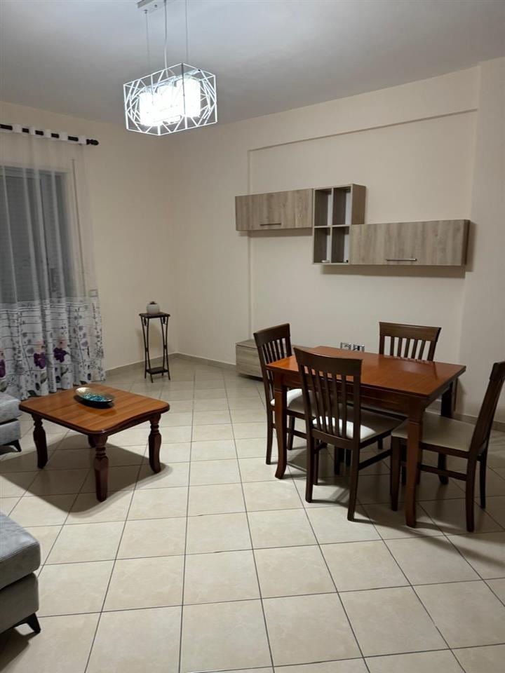 Super hyrje 1+1 me qera