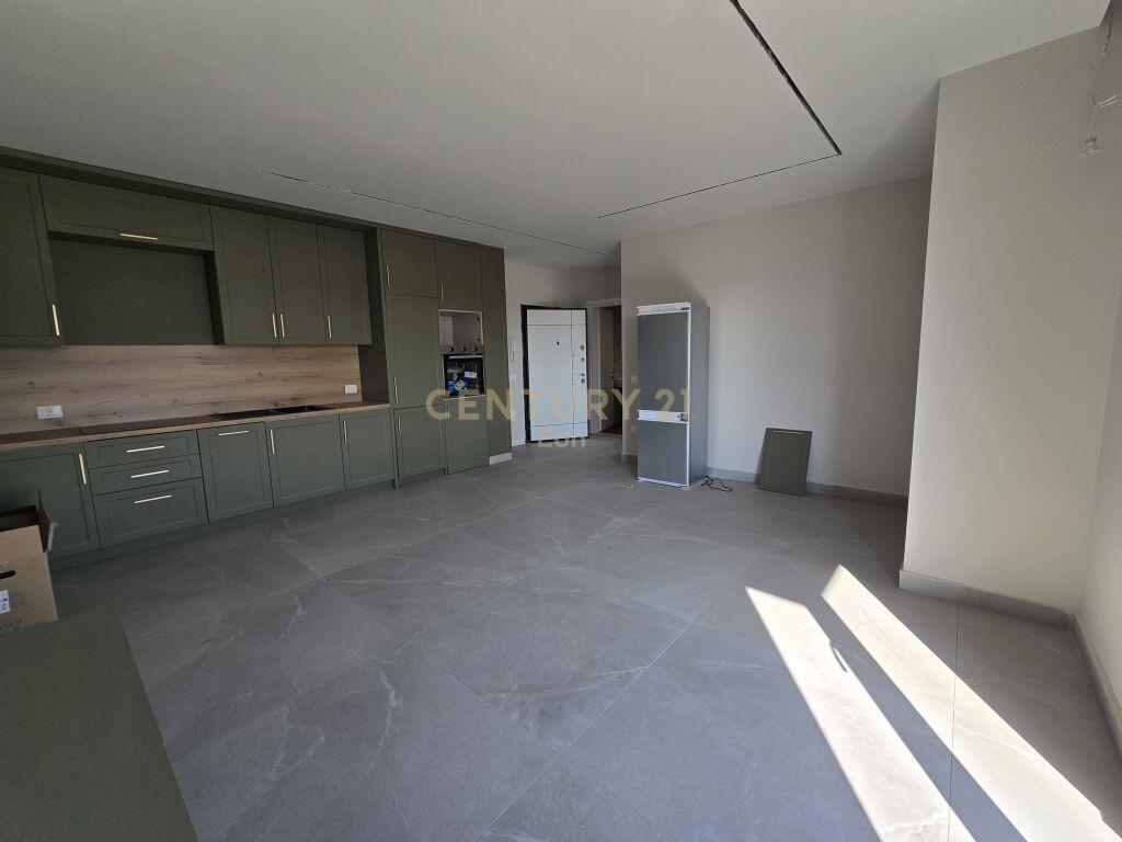 Shitet Apartament 1+1 në Qerret, Durrës – Vija e Dytë!