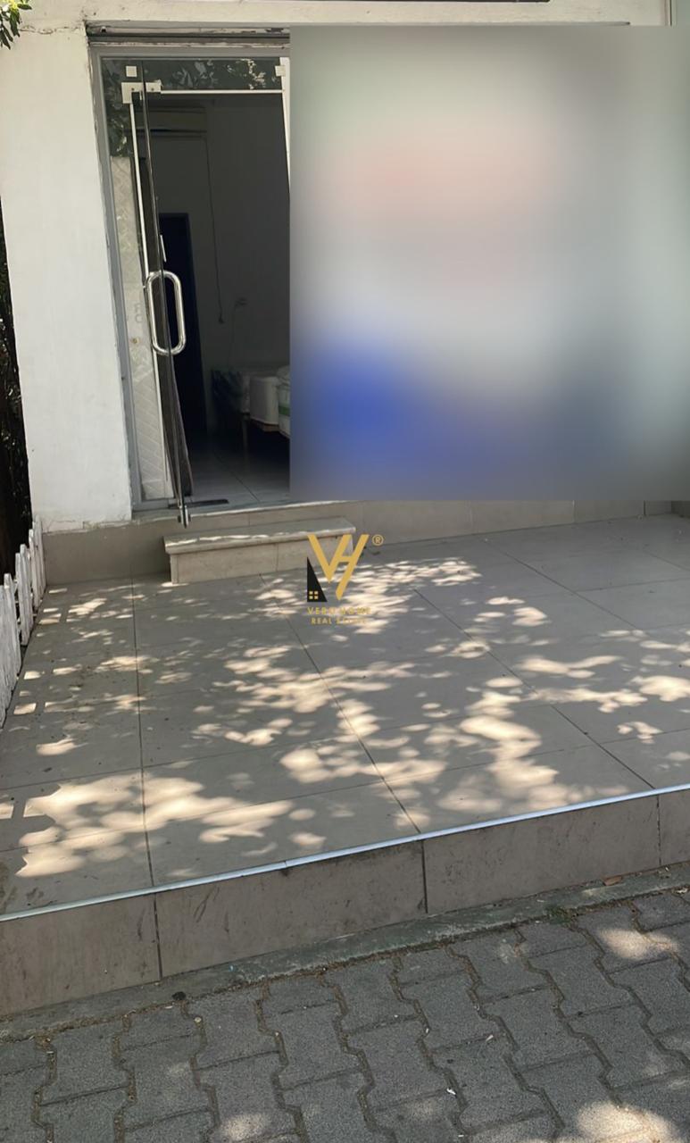 JEPET DYQAN 26 M2 ME QERA TE RRUGA ALI DEMI 350 EU