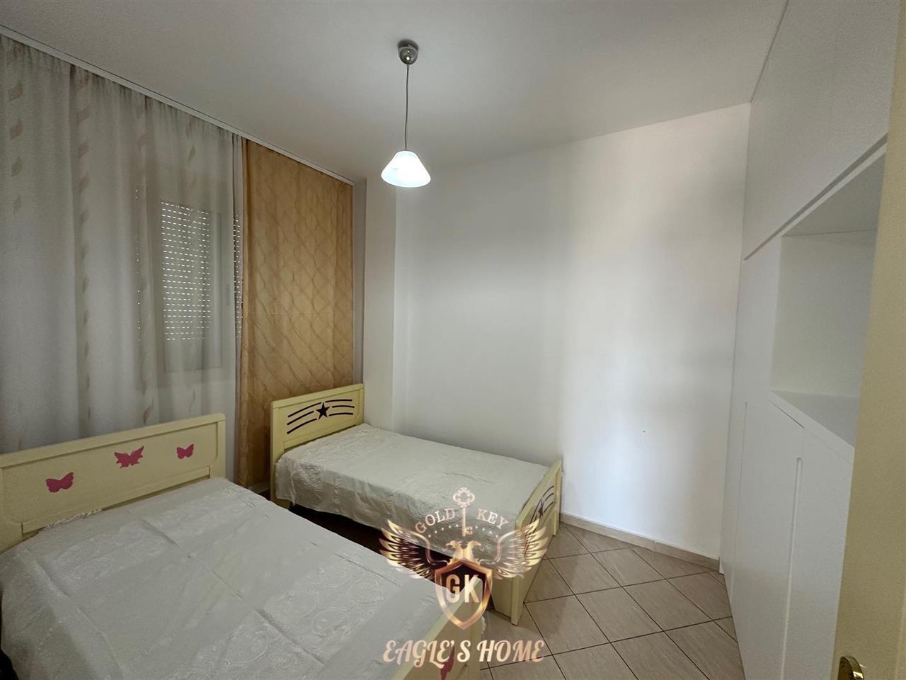 Qera • 2+1 me ballkon• Total Mobiluar