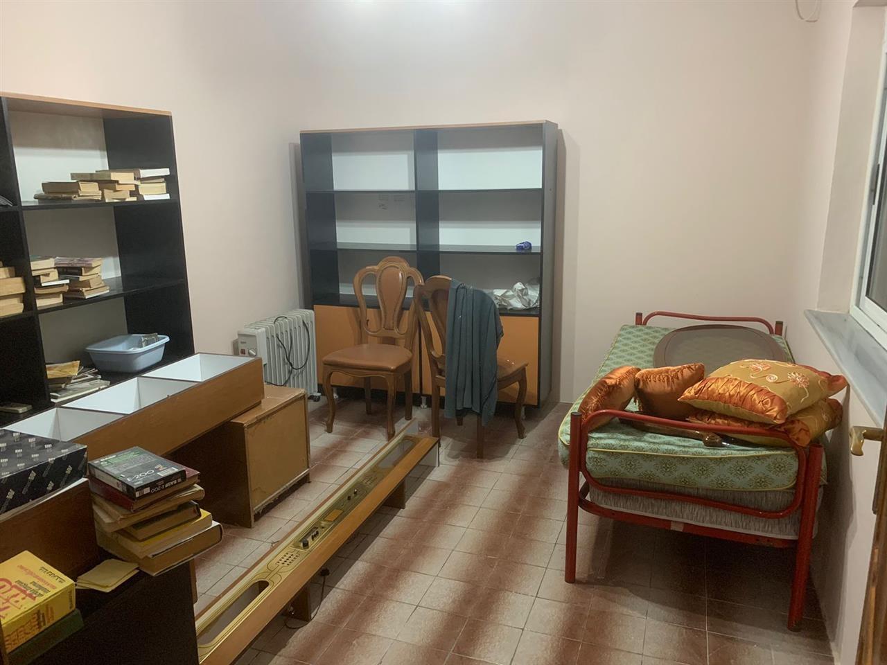 Disponohet Vile per Qera per ambient Biznesi, Zona Selvies