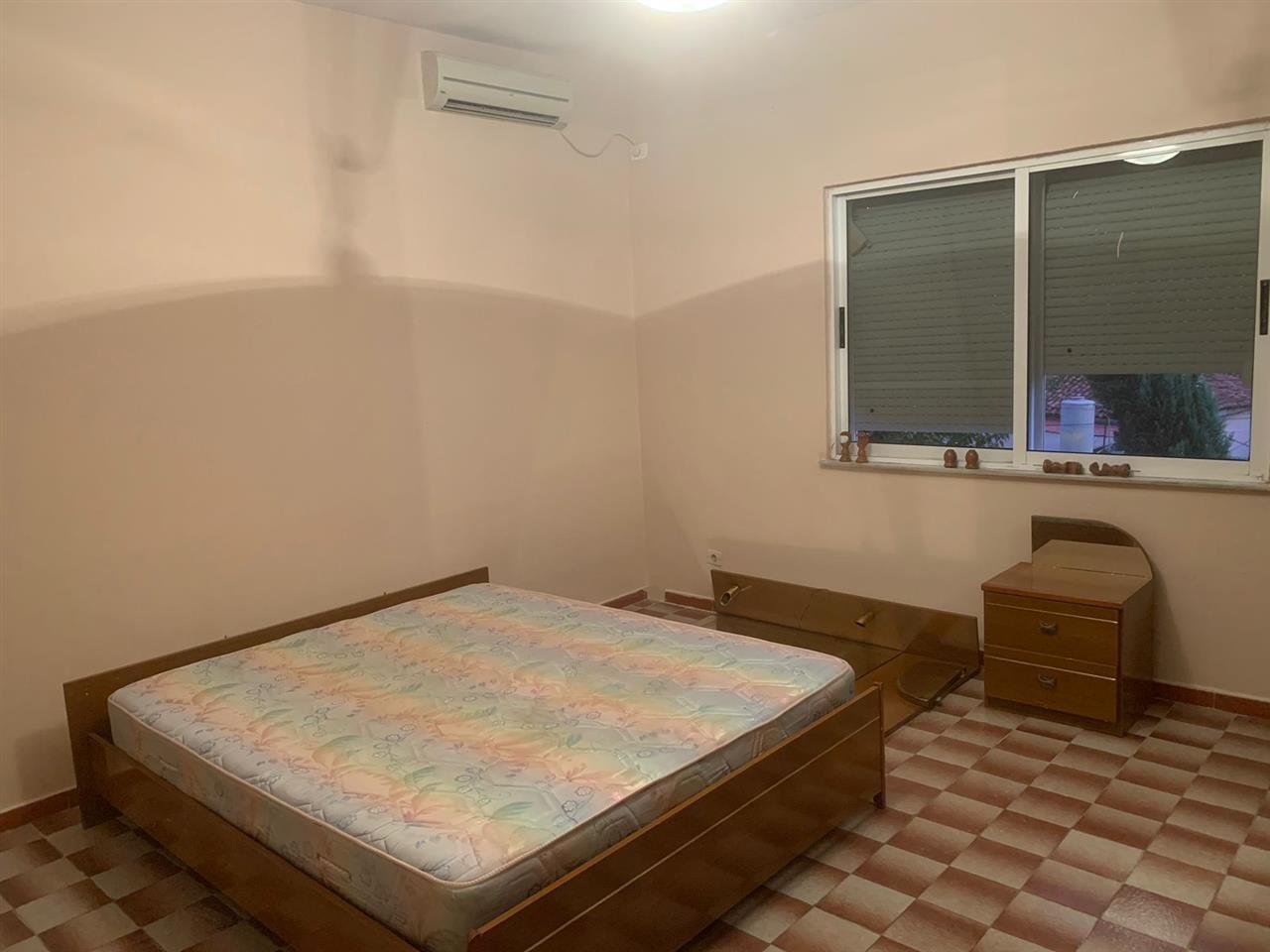 Disponohet Vile per Qera per ambient Biznesi, Zona Selvies