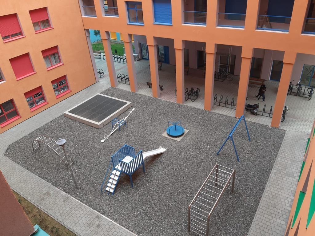 Apartament me qera, ali dem, 270 euro