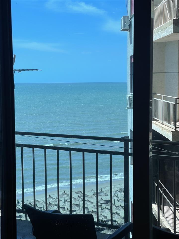 JEPET ME QERA PAMJE NGA DETI TEK KAMELIA