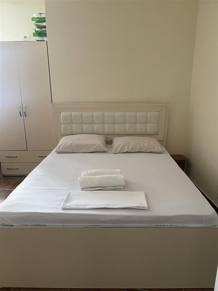 JEPET ME QERA PAMJE NGA DETI TEK KAMELIA