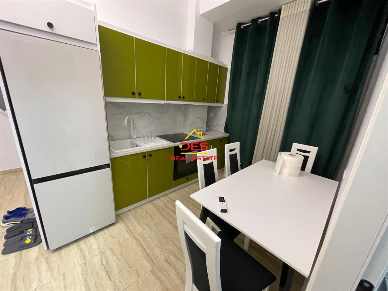 SHITET APARTAMENT 2+1+2 NË SARANDË