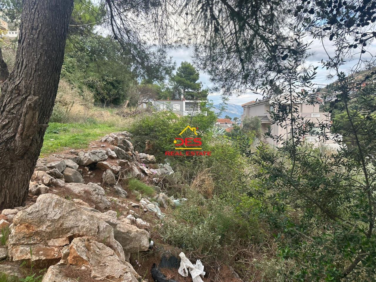 SHITET TOKË TRUALL 440m2 NË SARANDË