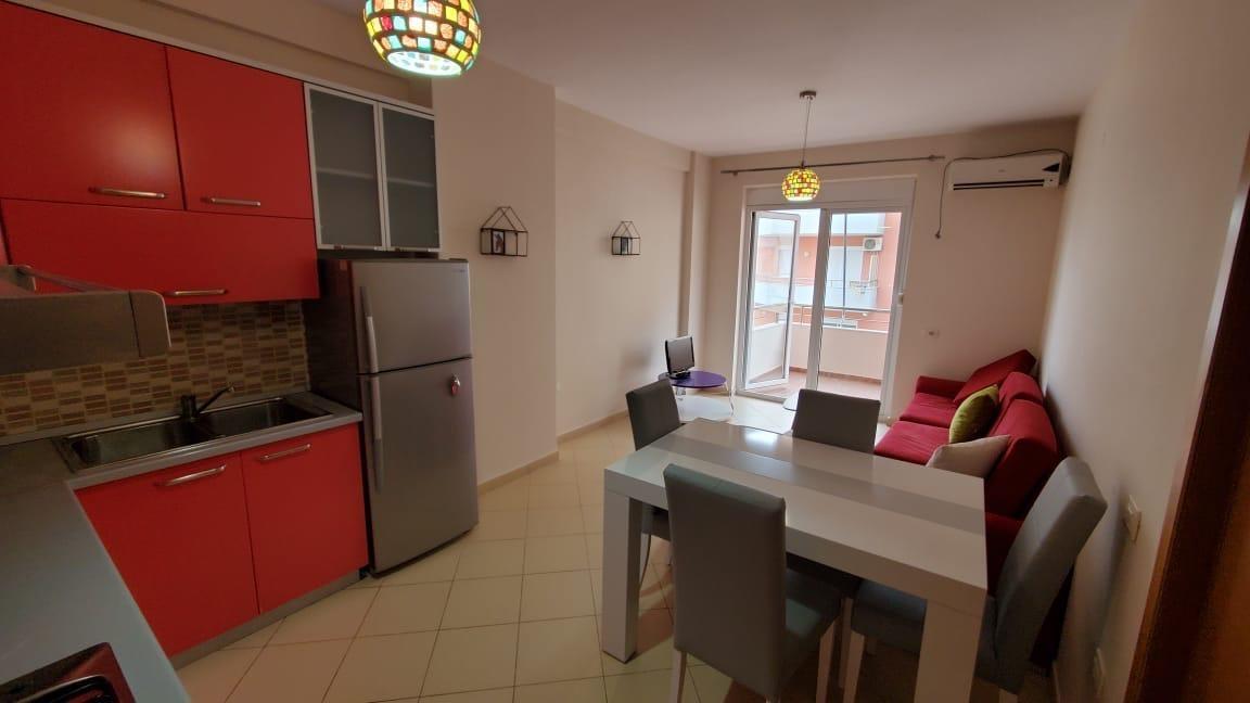 Jepet me qera Apartmenti ndodhet Ne Lungomare