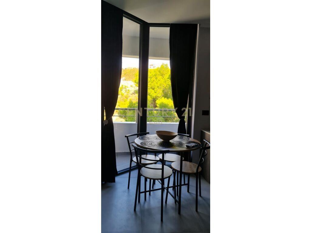 SHITET APARTAMENT TEK “WHITE HILL RESIDENCE” NE CURRILA!