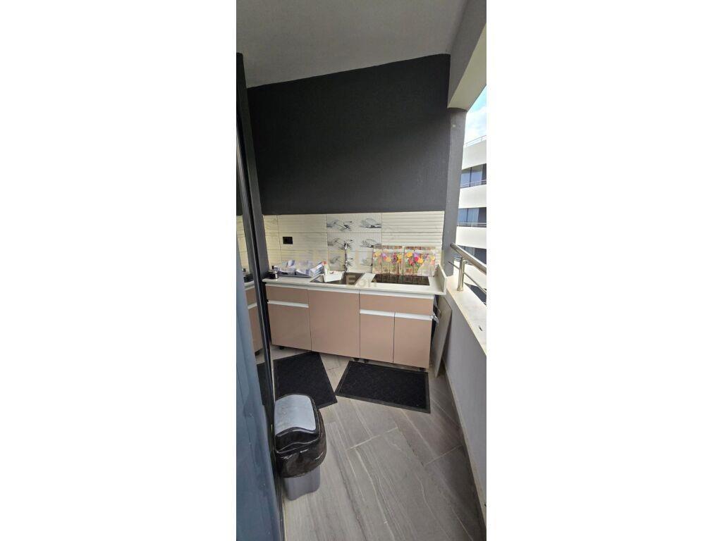 SHITET APARTAMENT TEK “WHITE HILL RESIDENCE” NE CURRILA!