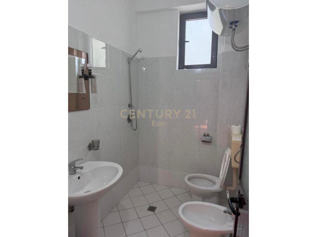 SHITET VILE NE PLAZH TEK RROTA E KUQE!