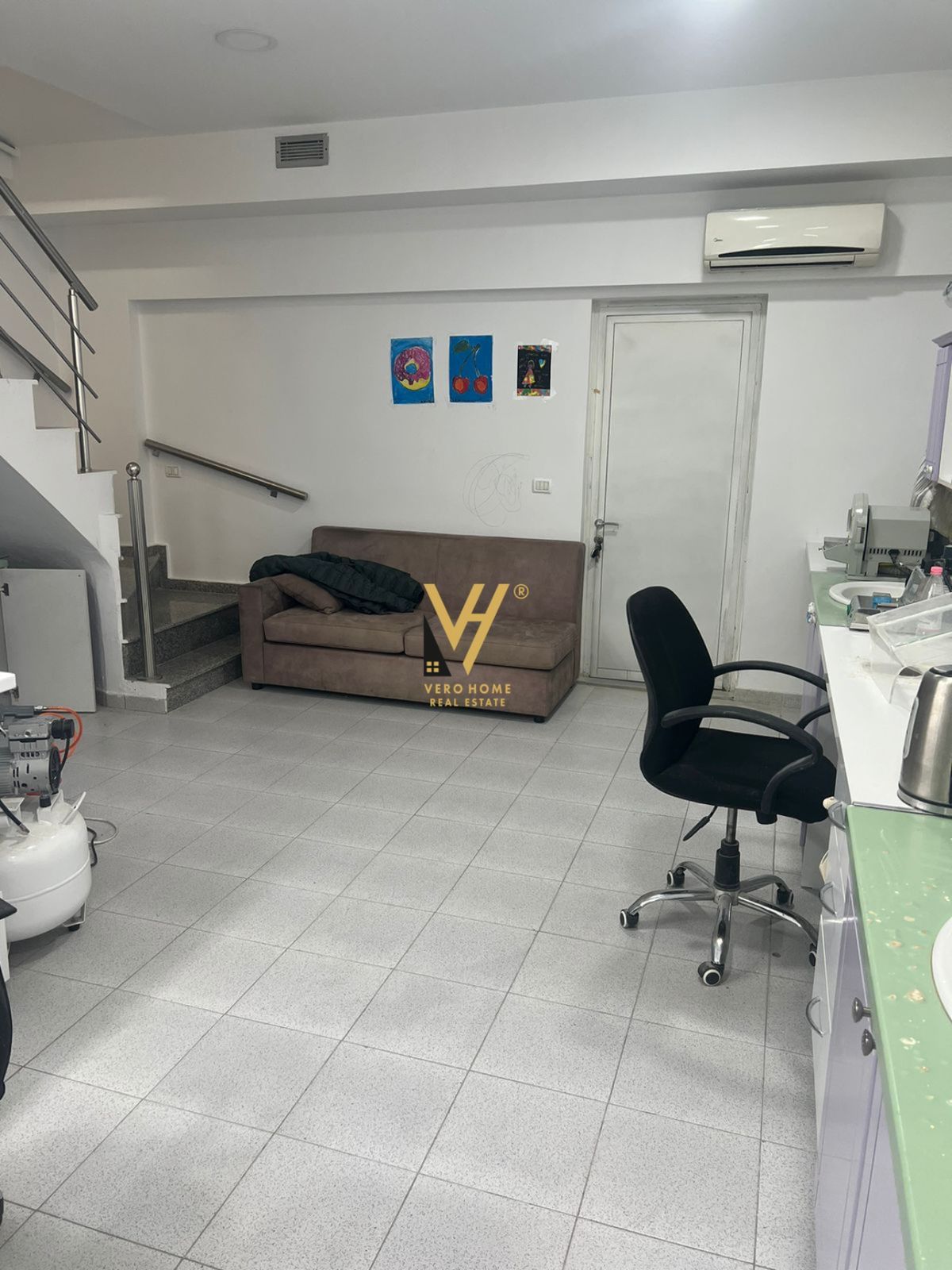 DYQAN 50 M2 ME QERA NE YZBERISHT 600 EURO