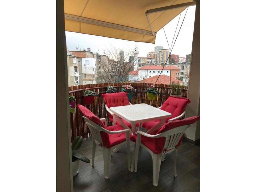 Qera, Apartament 2+1 te Xhamia e Tabakeve, Shkolla e Baletit