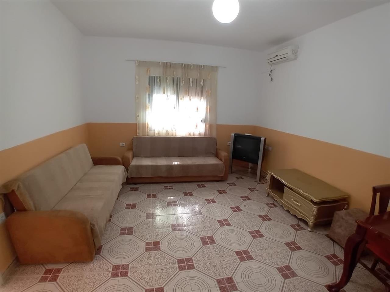 Jepet 1+1 me qera tek rruga “5 Maji” prane Concord Center!!