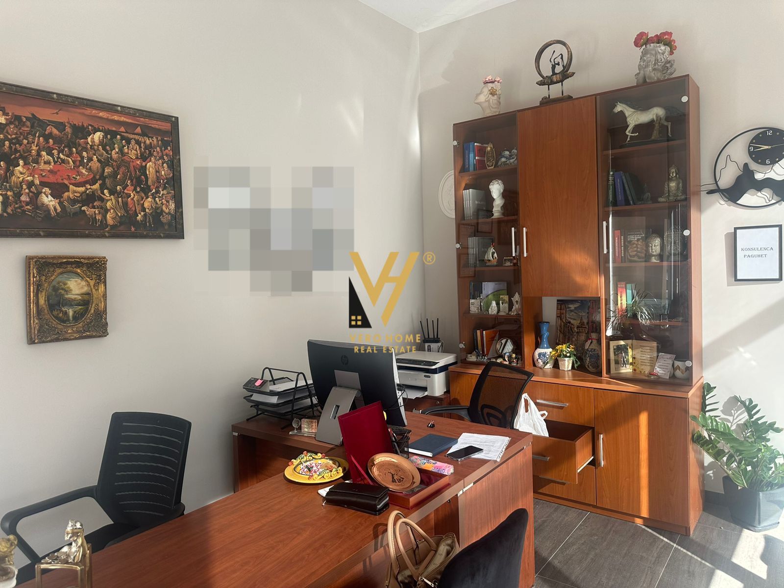 ZYRE 40 M2 ME QERA TE RRUGA E BARRIKADAVE 500EURO