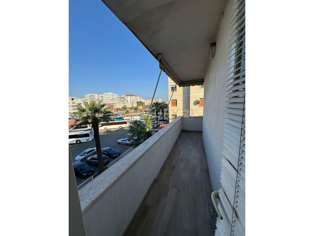 JEPET ME QERA APARTAMENT 1+1 TEK STACIONI TRENIT !