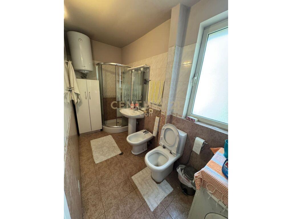 JEPET ME QERA APARTAMENT 1+1 TEK STACIONI TRENIT !