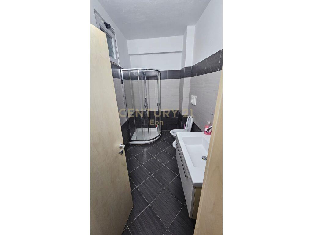 SHITET APARTAMENT ME PAMJE DETI +GARAZHD NE PLAZH!