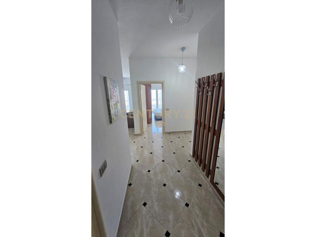 SHITET APARTAMENT ME PAMJE DETI +GARAZHD NE PLAZH!