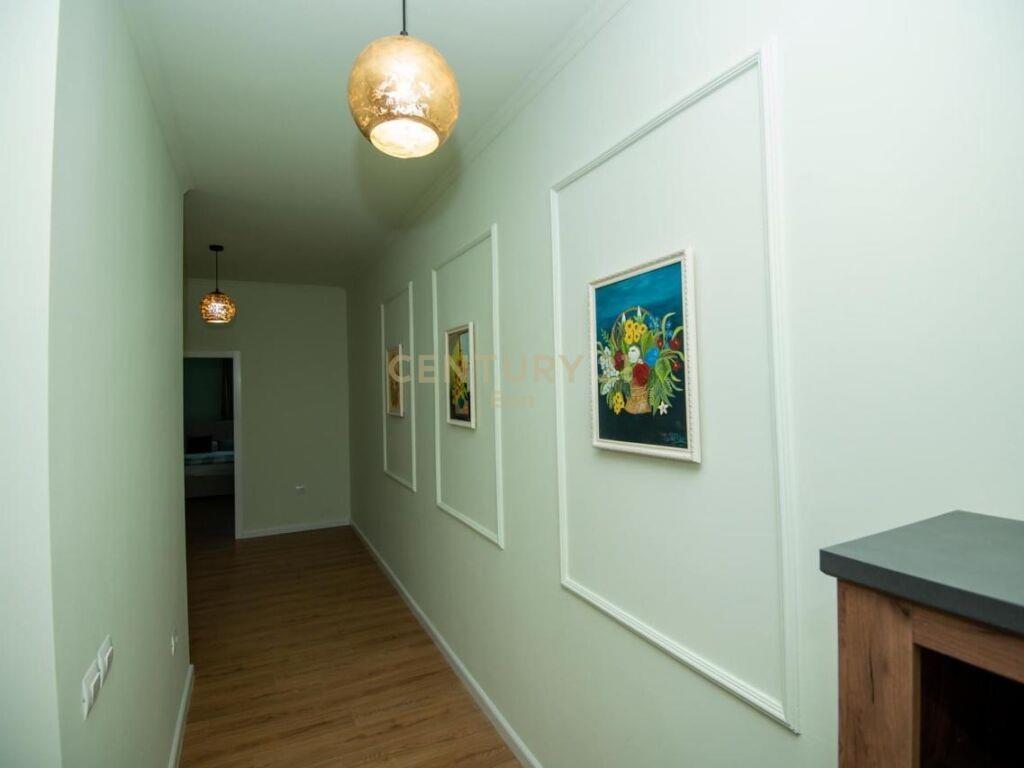 JEPET ME QERA APARTAMEN 2+1 ME POST PARKIMI !