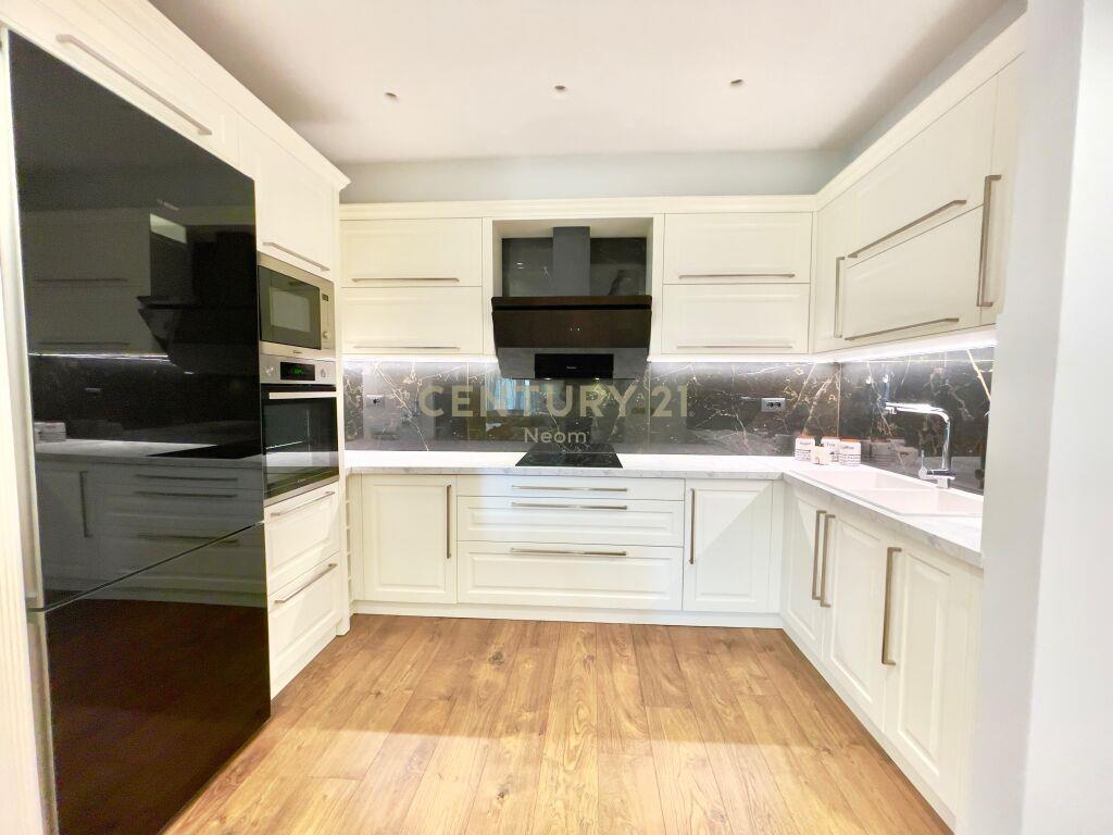 Kopshti Botanik, Apartament modern 2+1 per qira!