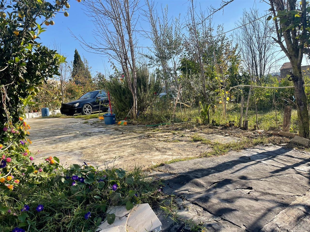 Shitet Shtepi 2 katshe Arapaj Durres Me Hipotek