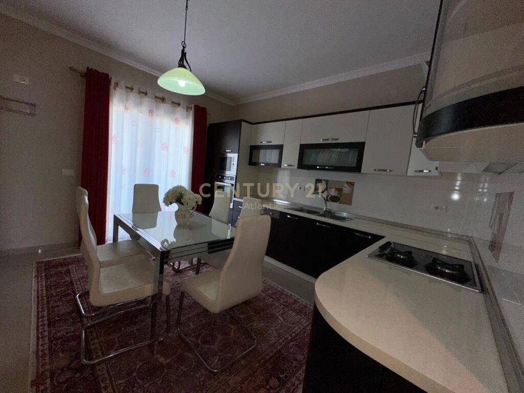 JAPIM ME QERA 3+1+2T NE DURRES-QENDER!