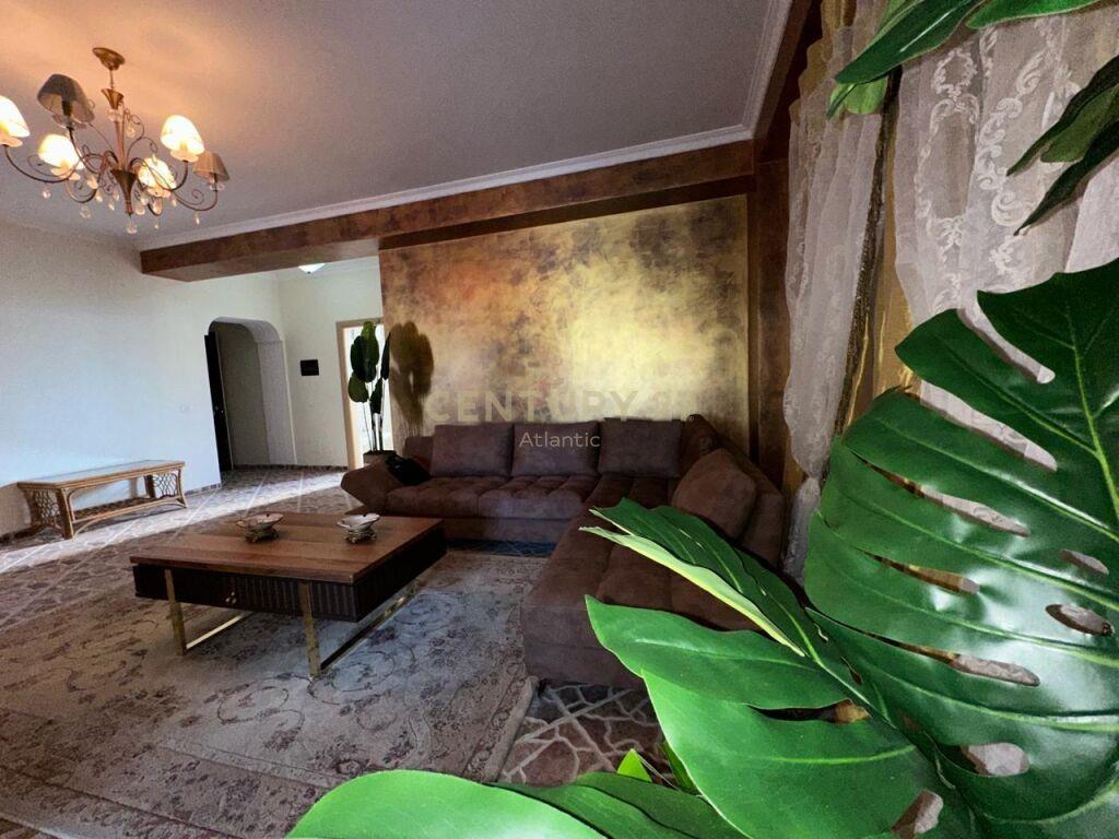 JAPIM ME QERA 3+1+2T NE DURRES-QENDER!