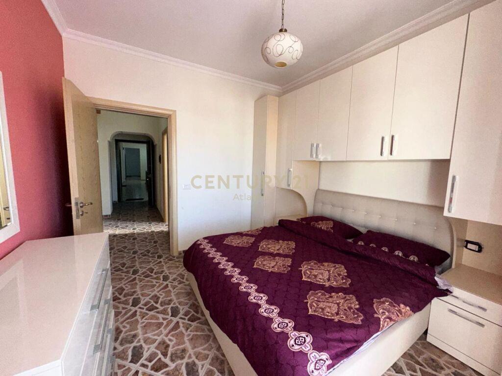 JAPIM ME QERA 3+1+2T NE DURRES-QENDER!