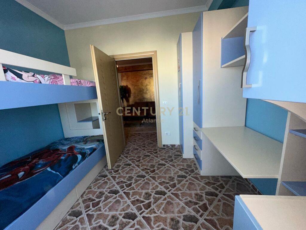 JAPIM ME QERA 3+1+2T NE DURRES-QENDER!