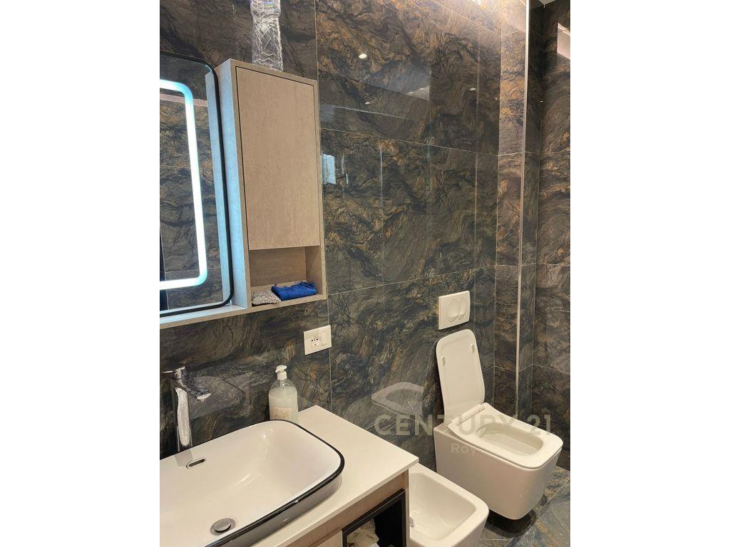 SHITET APARTAMENT 1+1 ME VERANDE TEK SHKEMBI I KAVAJES !!