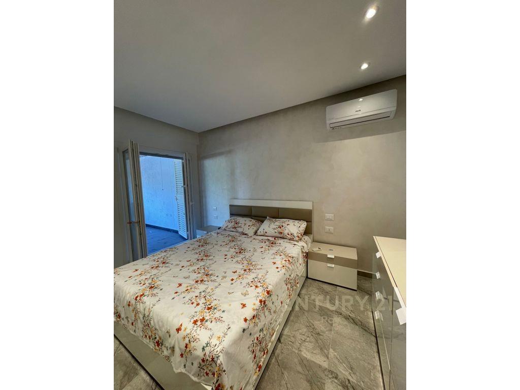 SHITET APARTAMENT 1+1 ME VERANDE TEK SHKEMBI I KAVAJES !!