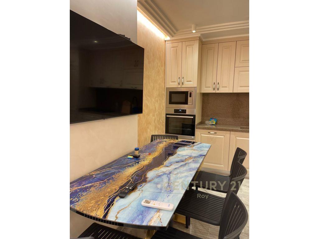 SHITET APARTAMENT 1+1 ME VERANDE TEK SHKEMBI I KAVAJES !!