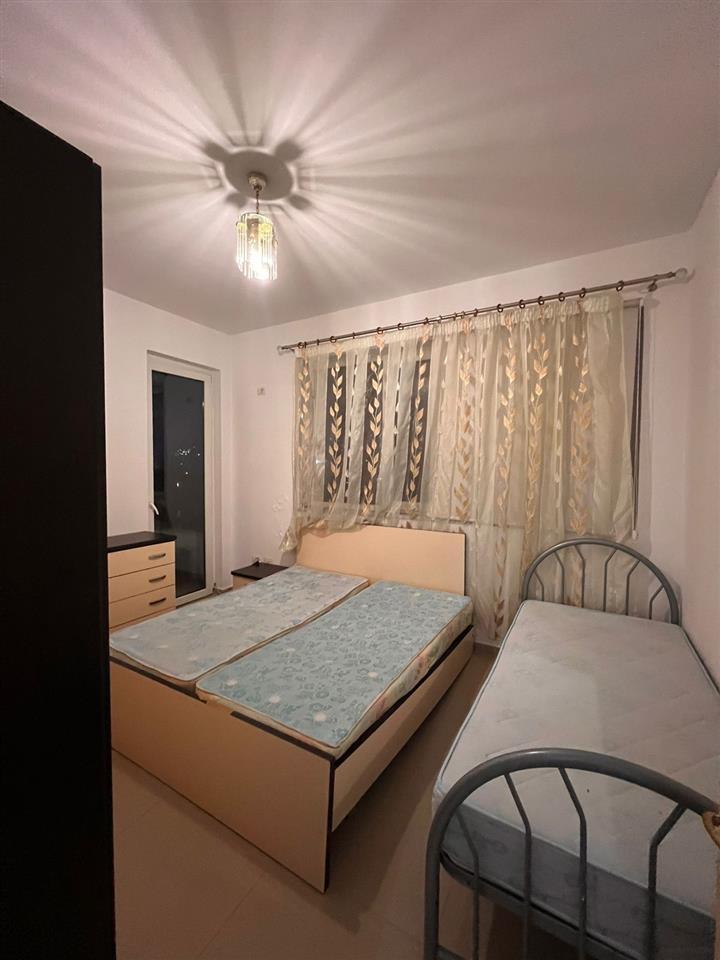 Jepet me qera apartament 2+1 ne zonen e Freskut!