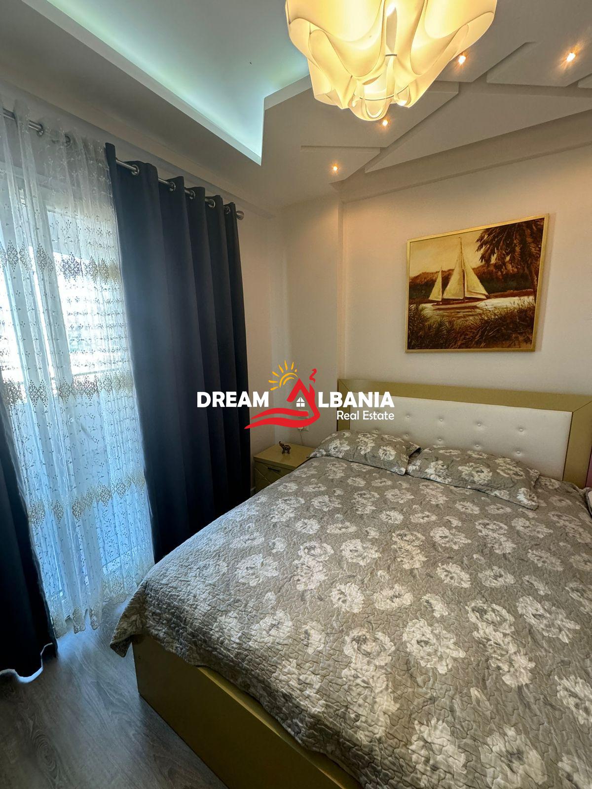 Jepet me qera apartament 1+1 tek Kristal Center