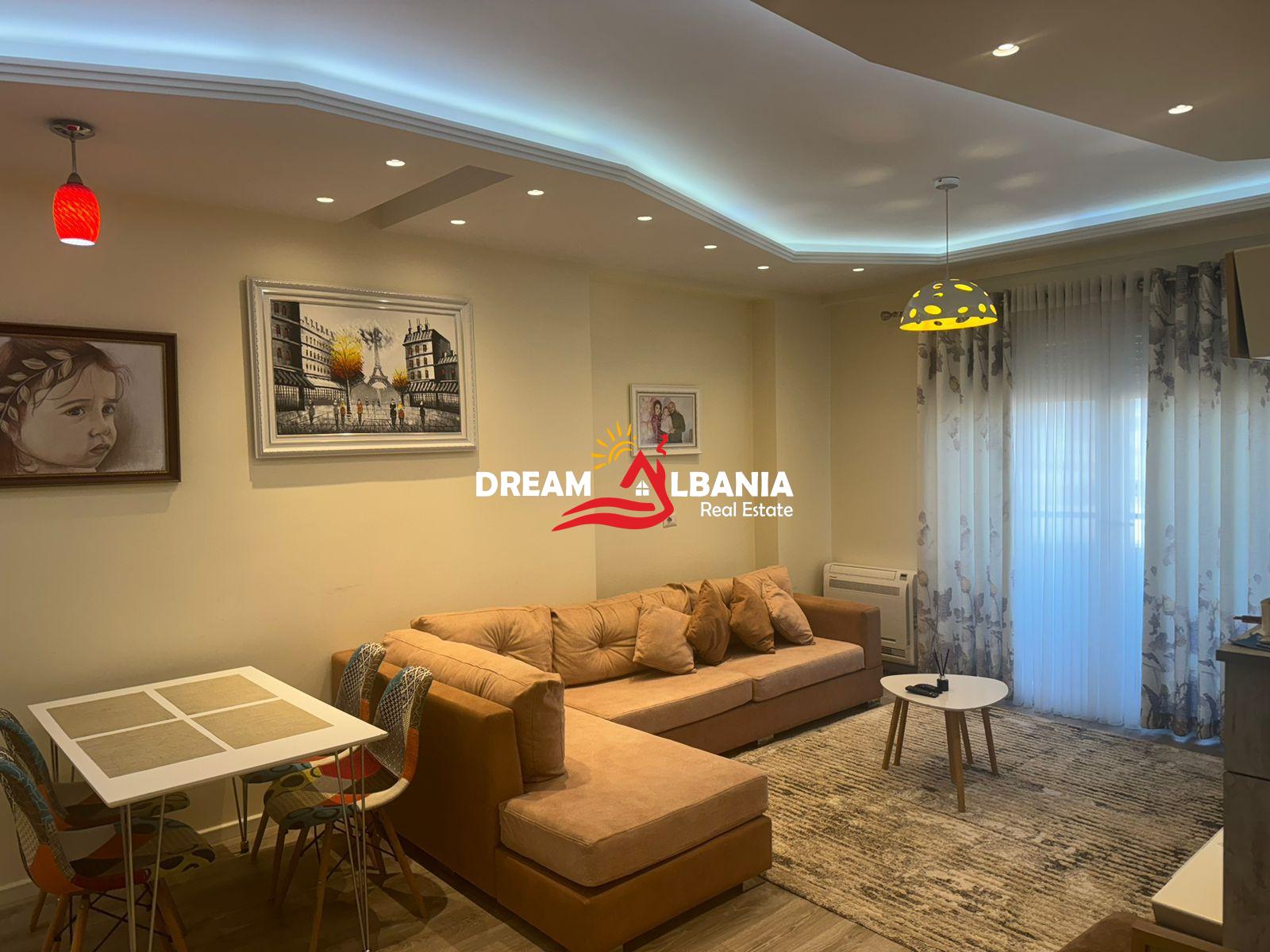 Jepet me qera apartament 1+1 tek Kristal Center