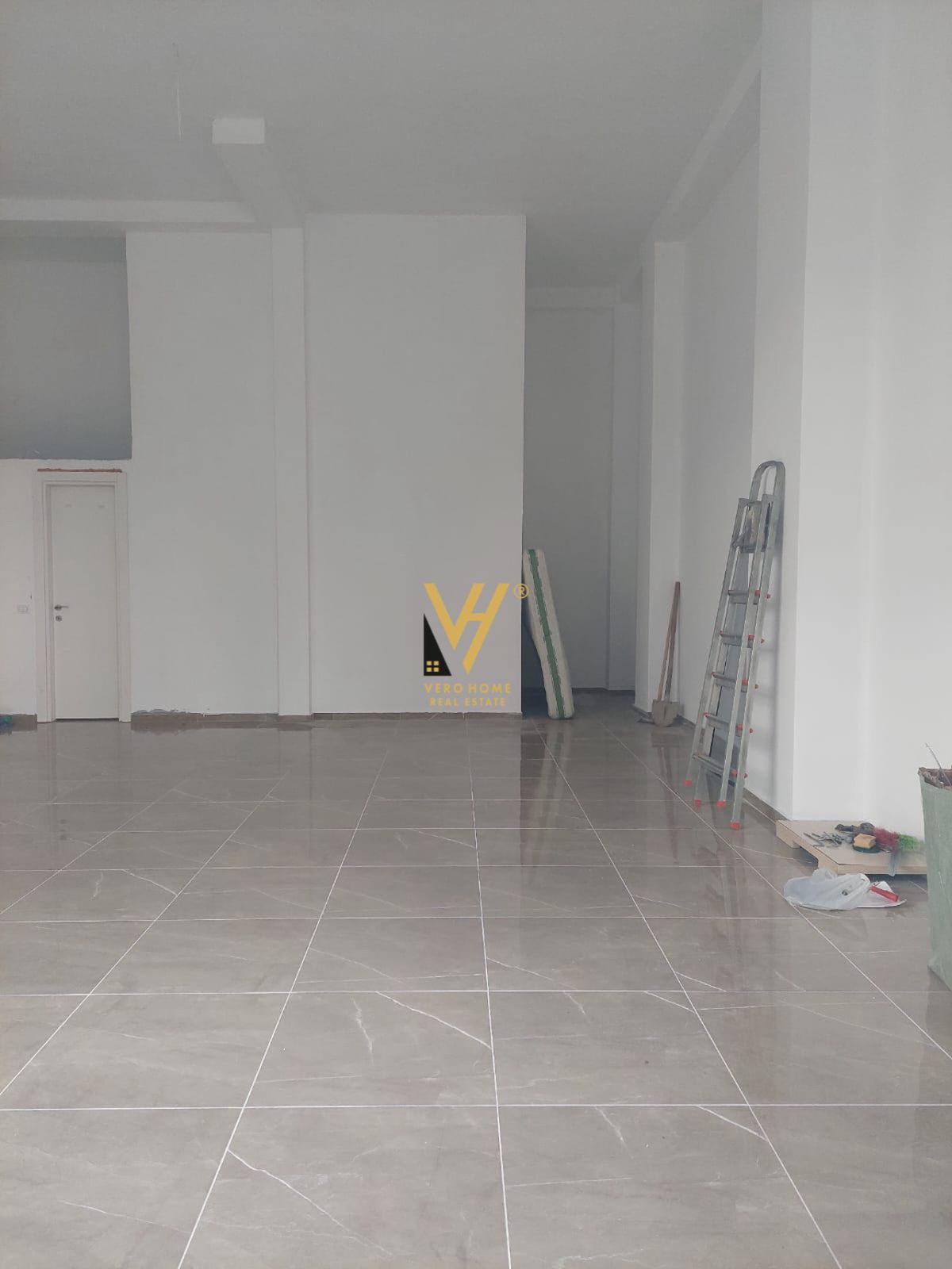 DYQAN 63 M2 TE MEDRESEJA 126.000 EURO