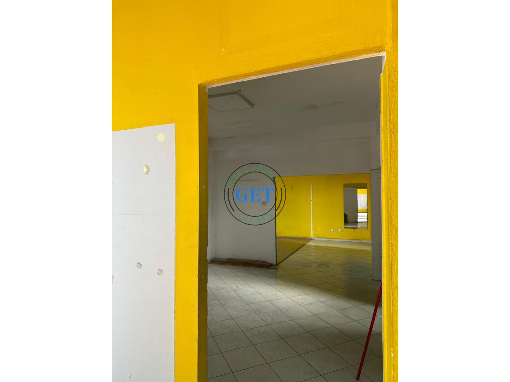 Qira , Ambient Biznesi,Perballe Galaktikut, Durres