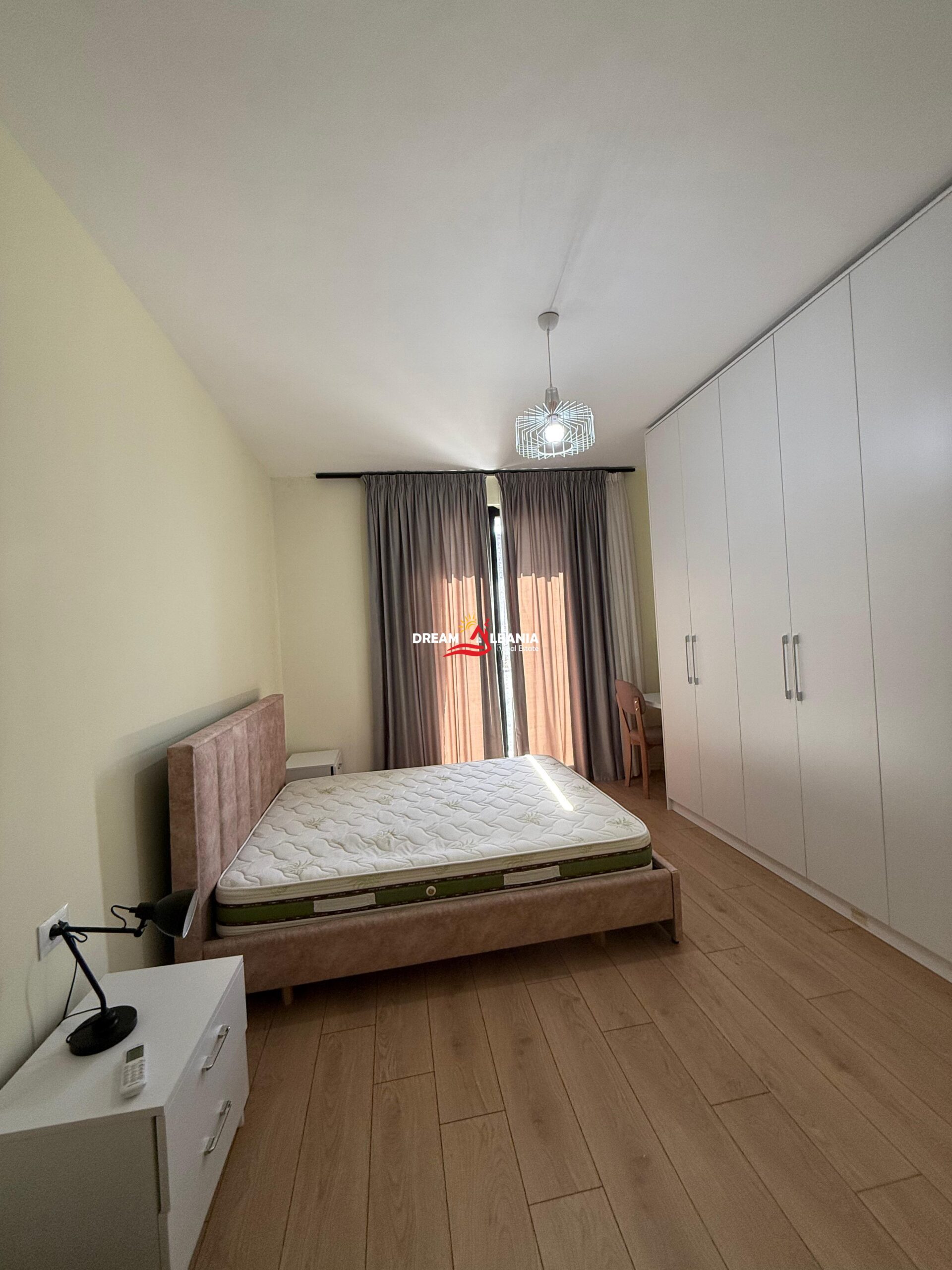 Jepet me qera apartament 2+1+2 ne rrugen Naim Fras