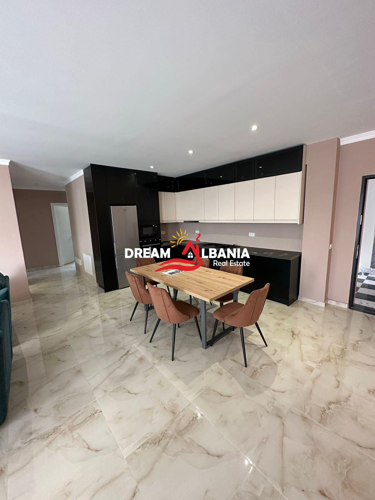 Jepet me qera apartament luksoz 3+1+2