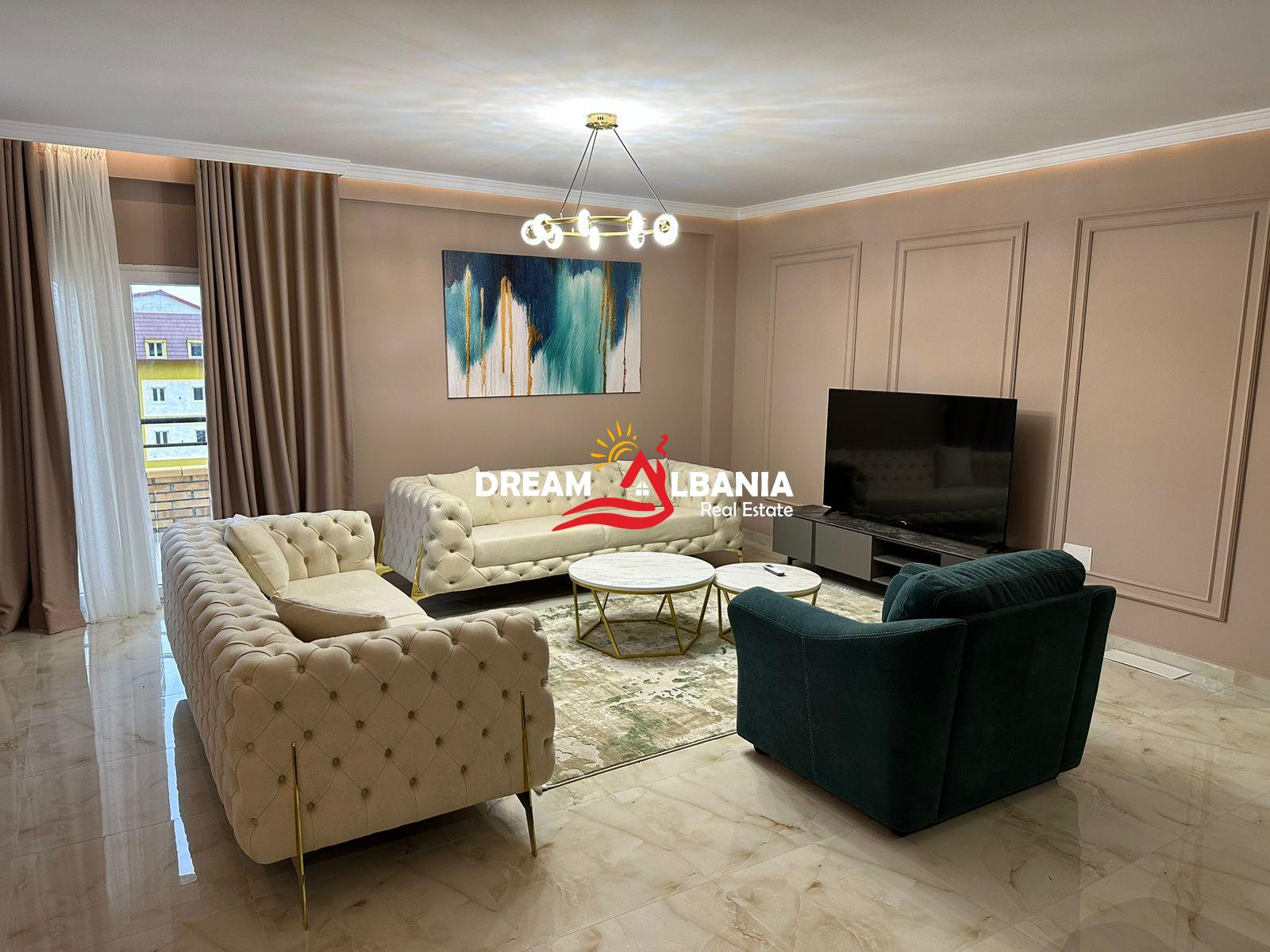 Jepet me qera apartament luksoz 3+1+2