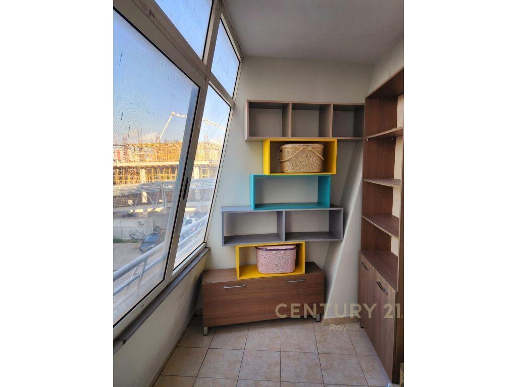 Jepet me Qira Super Apartament me pamje deti 2+1+2 me post p