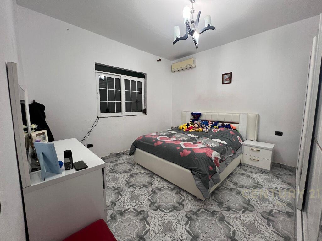 SHITET SHTEPI PRIVATE NE LAGJEN NR. 15 !