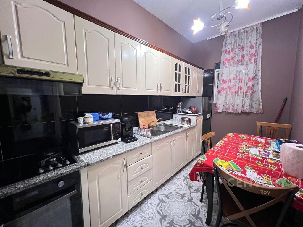 SHITET SHTEPI PRIVATE NE LAGJEN NR. 15 !