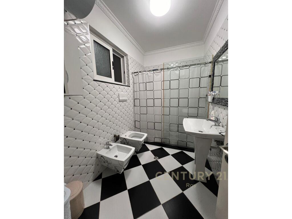 SHITET SHTEPI PRIVATE NE LAGJEN NR. 15 !