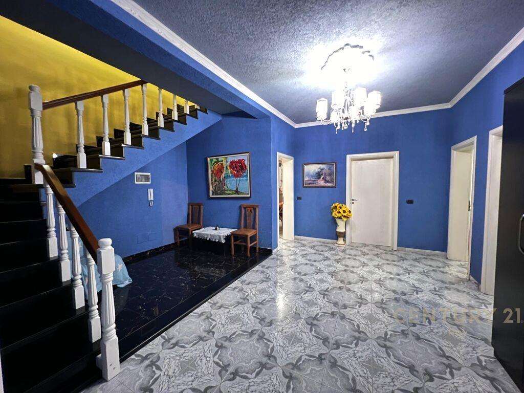 SHITET SHTEPI PRIVATE NE LAGJEN NR. 15 !